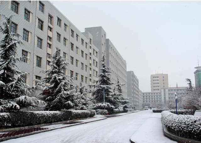 兰州财经大学冬季校园